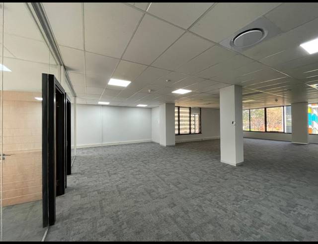 412M² OFFICE TO LET IN BRYANSTON